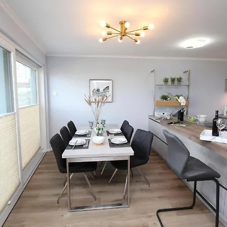 Apartman Ferienwohnung In Mit Garten *