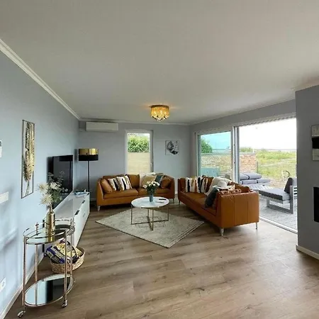 Ferienwohnung In Mit Garten * Glowe